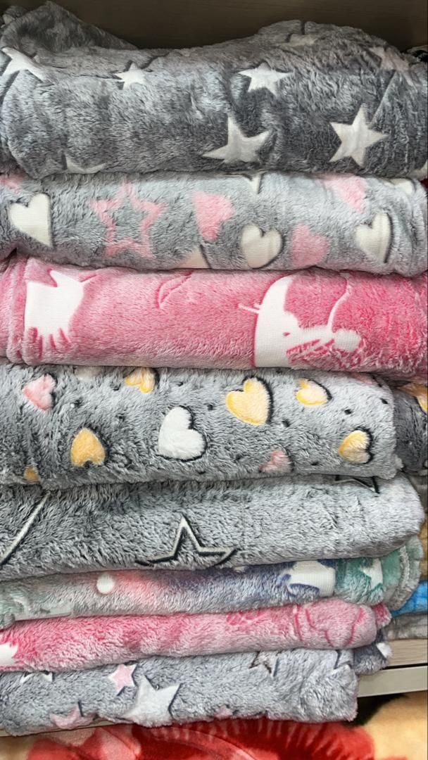 تصویر 1 از پتو شب نما ستاره‌ ای وارداتی مناسب هدیه تولد با کیفیت عالی